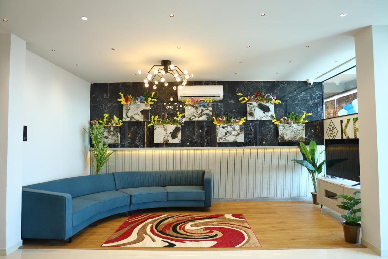 Hotel The Parker Inn By Kbnt Group Surate Extérieur photo