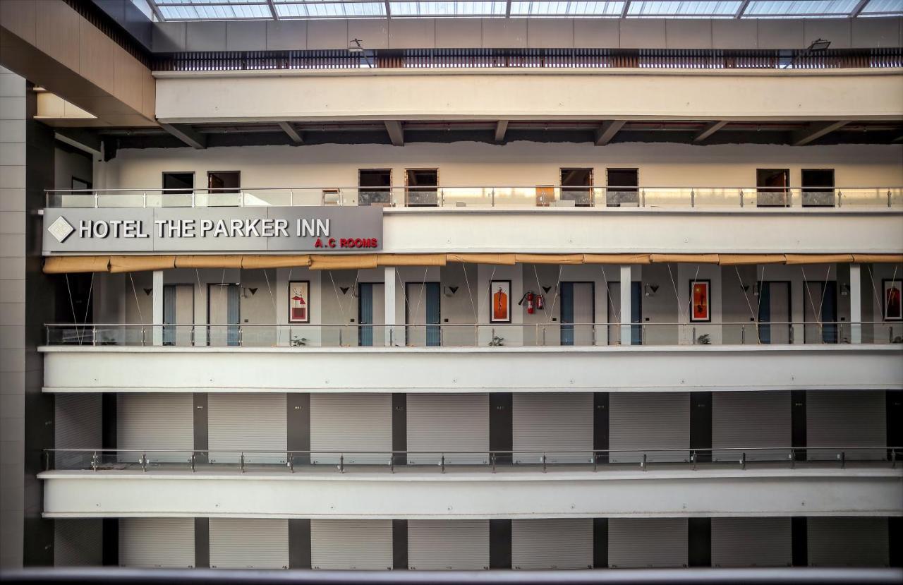 Hotel The Parker Inn By Kbnt Group Surate Extérieur photo