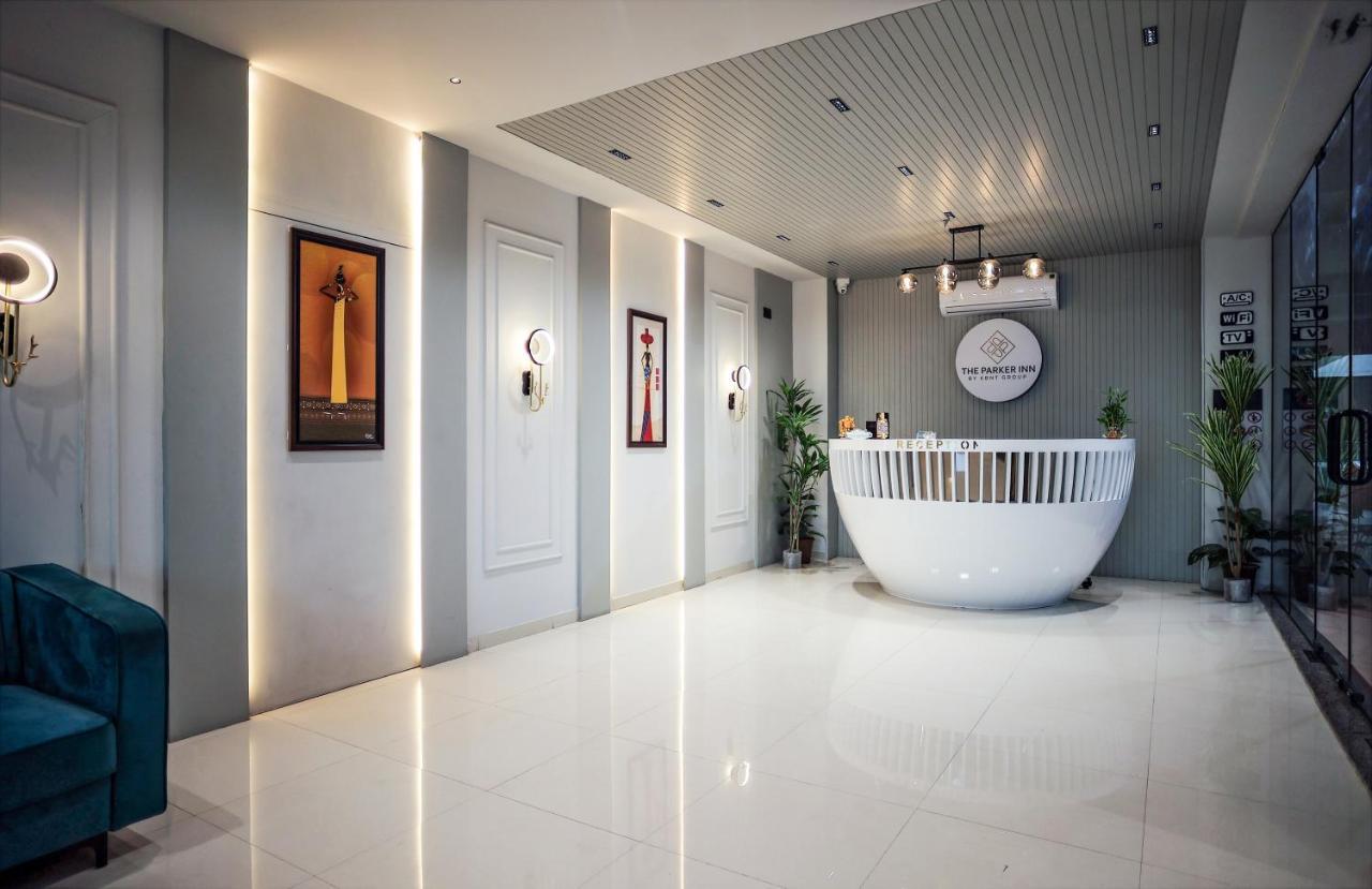 Hotel The Parker Inn By Kbnt Group Surate Extérieur photo