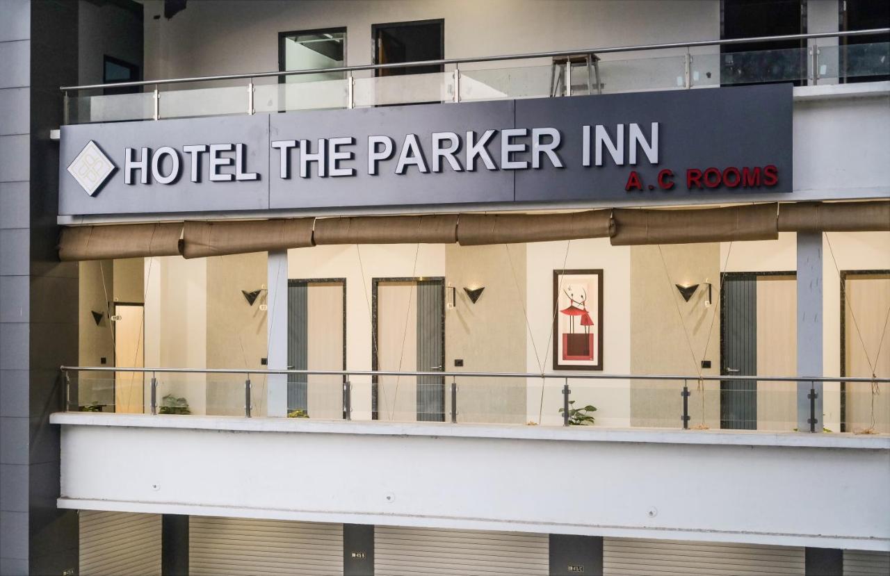 Hotel The Parker Inn By Kbnt Group Surate Extérieur photo