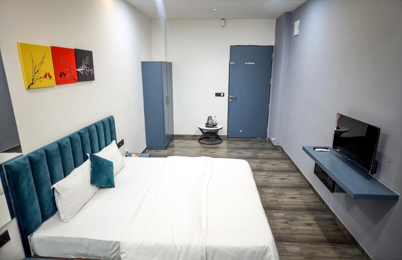 Hotel The Parker Inn By Kbnt Group Surate Extérieur photo