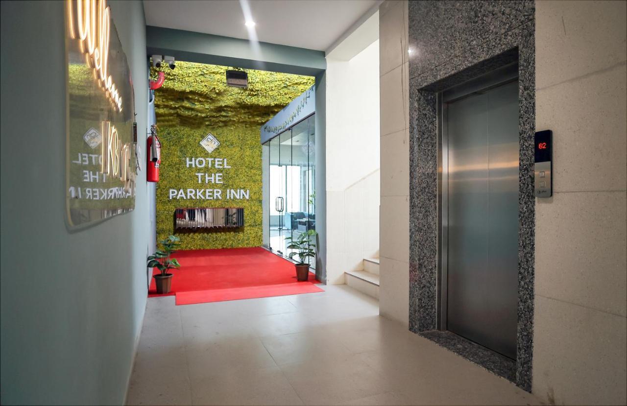 Hotel The Parker Inn By Kbnt Group Surate Extérieur photo