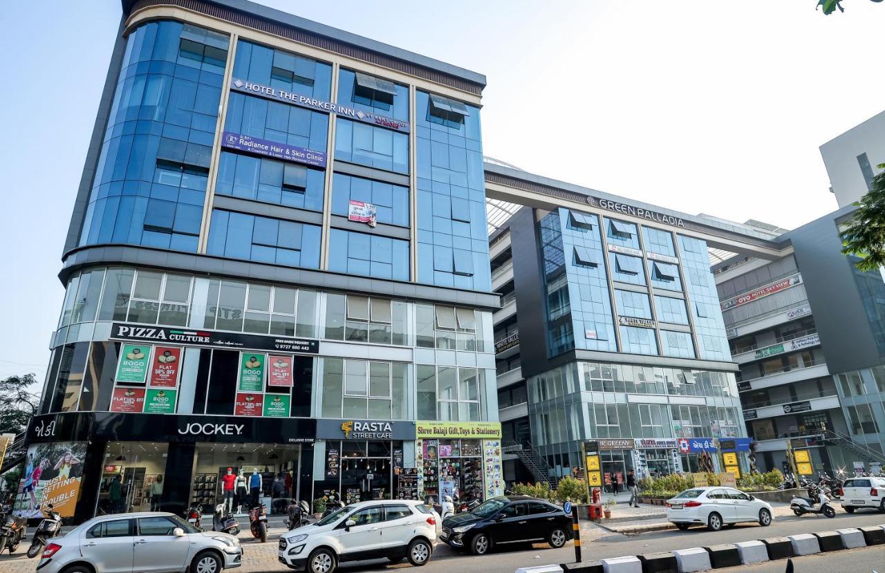 Hotel The Parker Inn By Kbnt Group Surate Extérieur photo