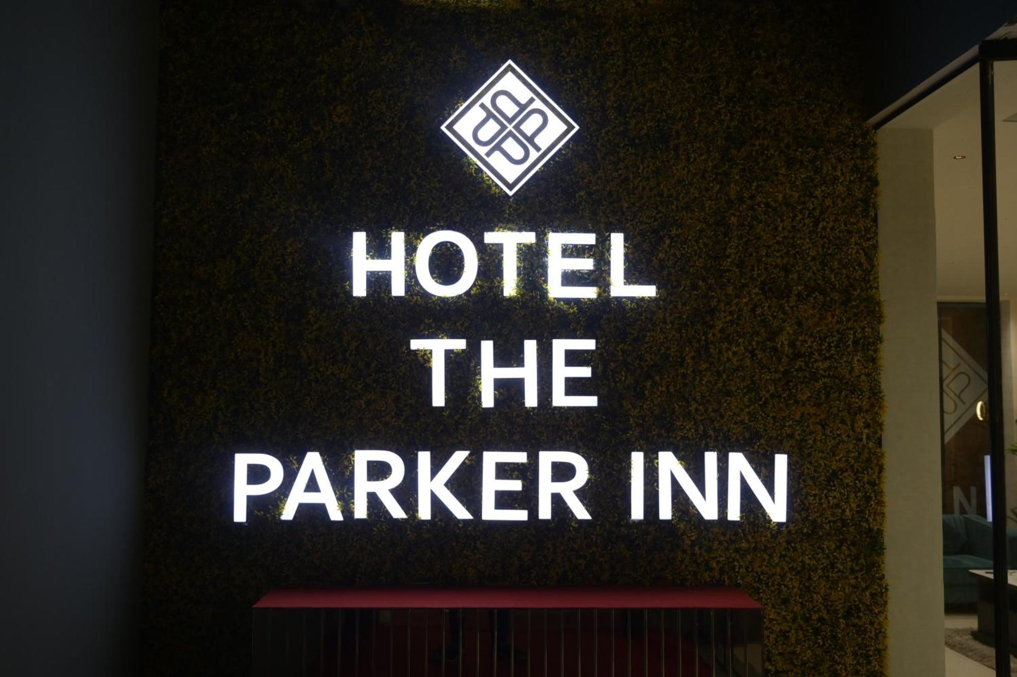 Hotel The Parker Inn By Kbnt Group Surate Extérieur photo