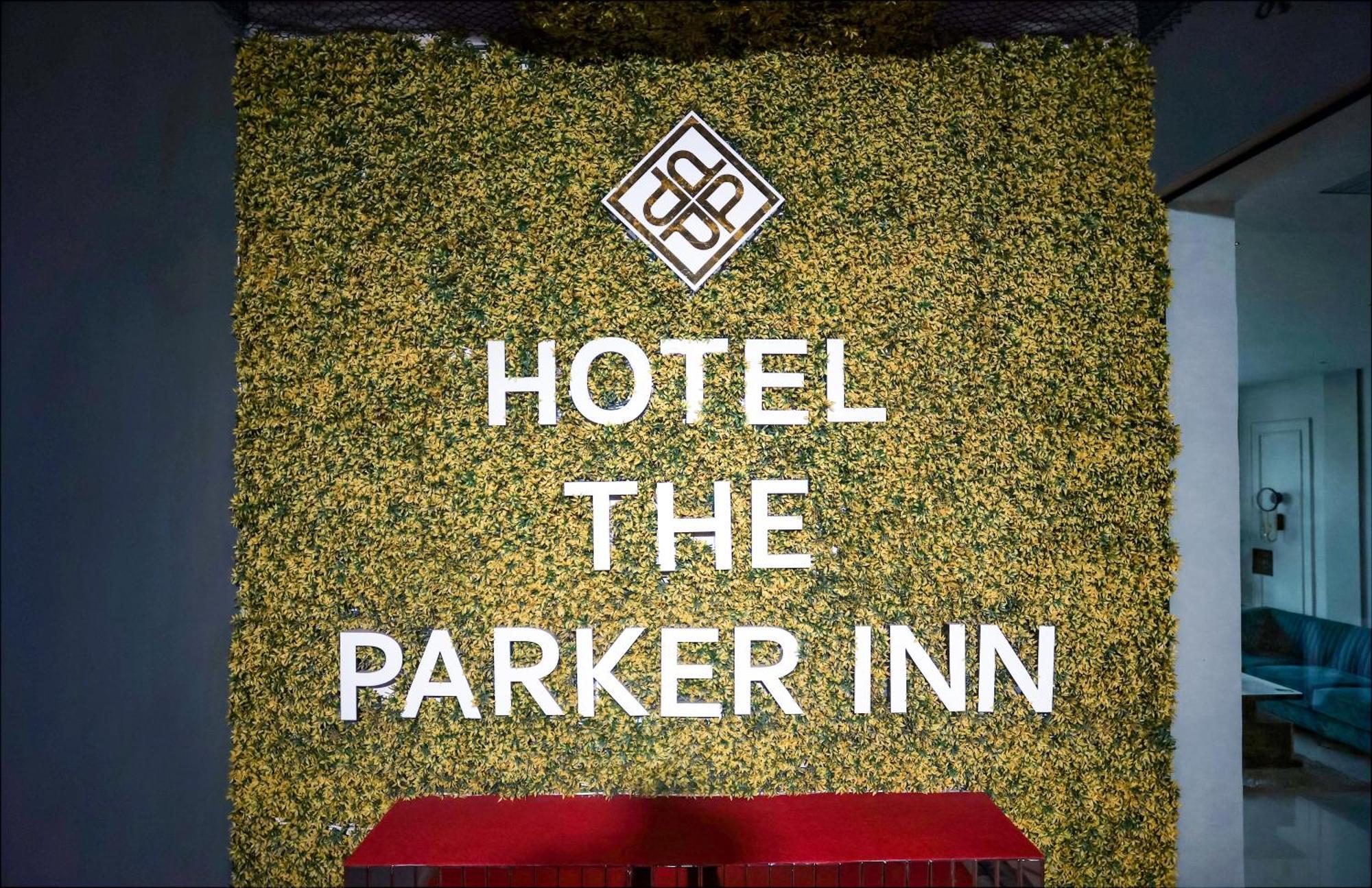 Hotel The Parker Inn By Kbnt Group Surate Extérieur photo